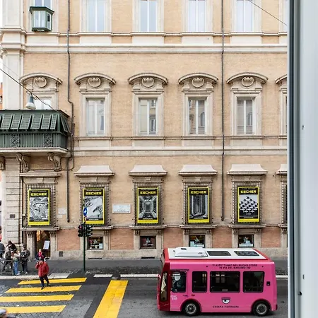 Iflat Caesar Via Del Corso Rome